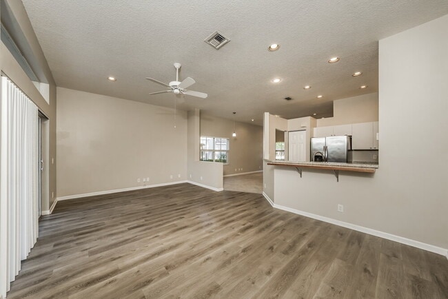 Photo - 966 Bluewood Terrace