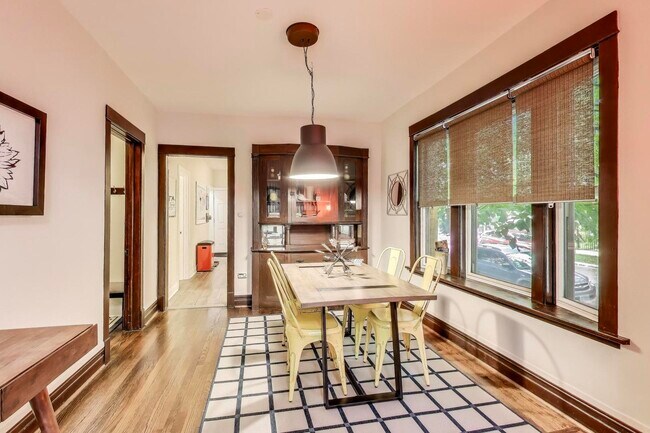 Photo - 2857 W Fletcher St