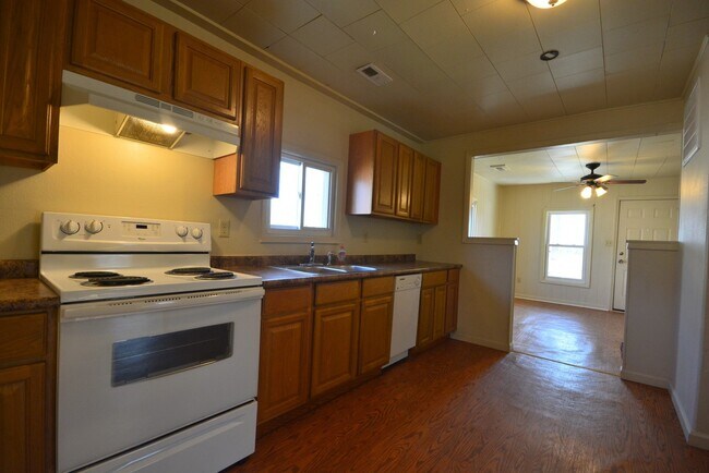 Photo - Adorable 2 bedroom 1 bath house!!