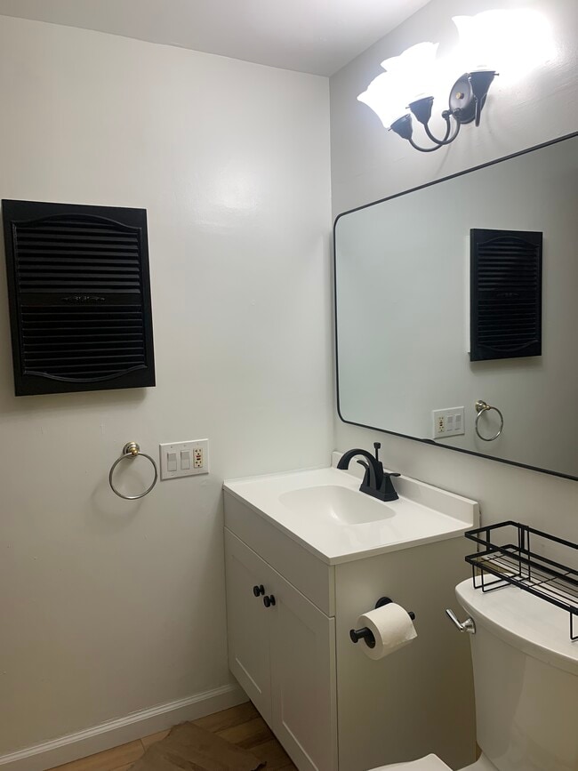 Photo - 3 The Courtyards Unit 3D