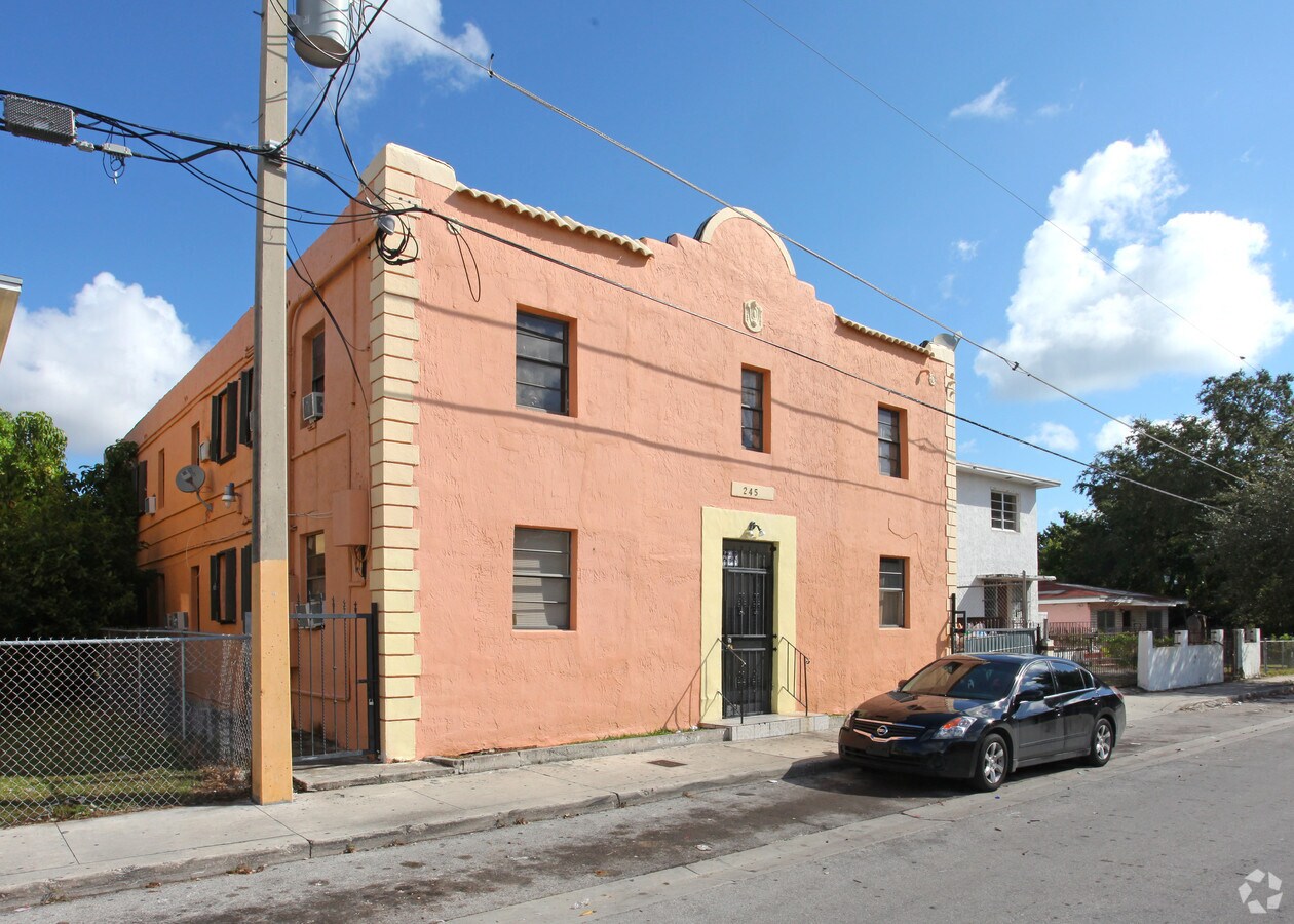 Photo - 245 NW 32nd St