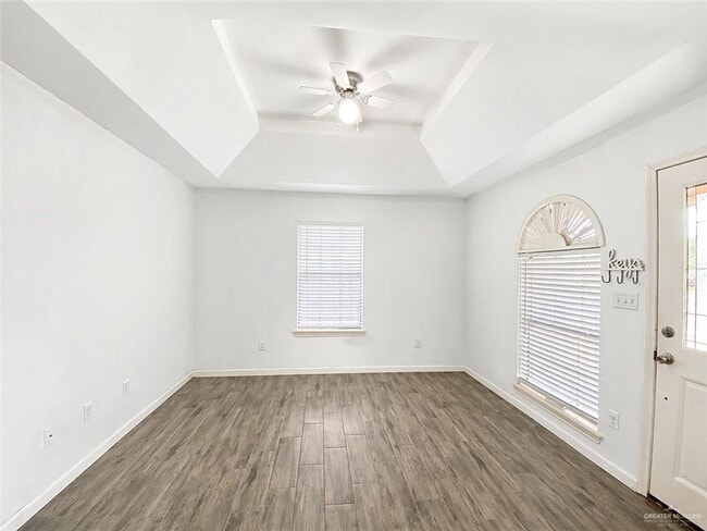 Photo - 11 Ibis Ave