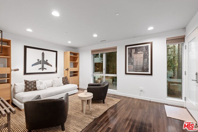 Photo - 310 Washington Blvd Unidad 201