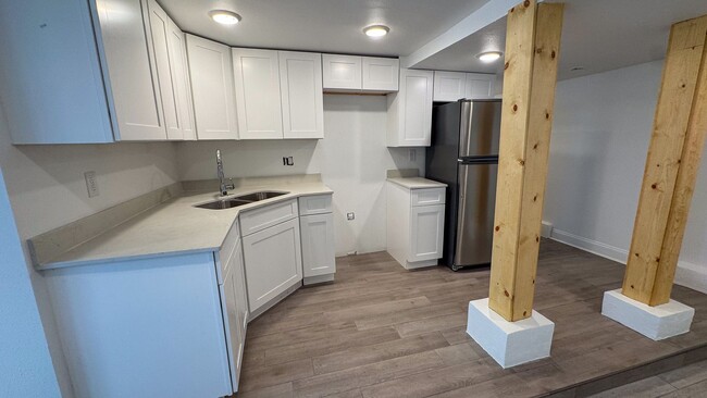 Photo - Freshly Renovated 2bd/1ba with New Appliances Near Campus Unit 7423 Basement Left