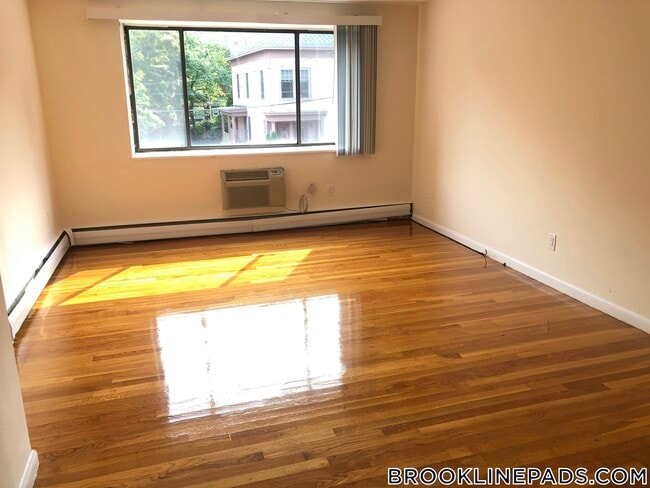 Photo - 222 Babcock St Unit 3B