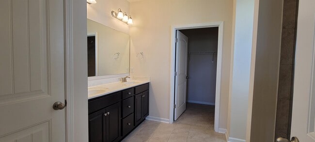 Photo - 1072 Caprisia Lp