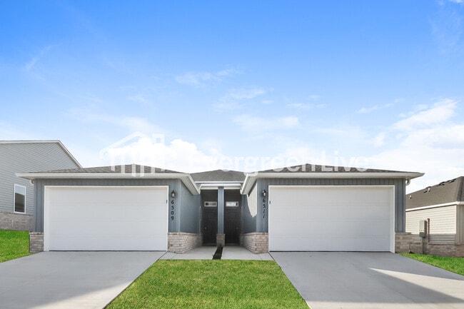 Building Photo - 6511 NW Kathleen St