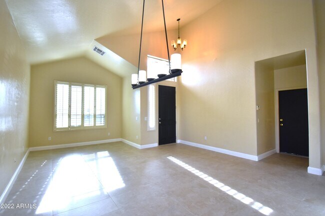 Photo - 768 E Irma Ln