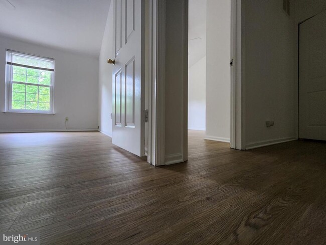 Photo - 2 Island Run Ct