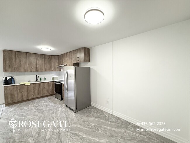 Photo - Spacious & Newly Renovated 4-Bedroom + Den... Unit 2