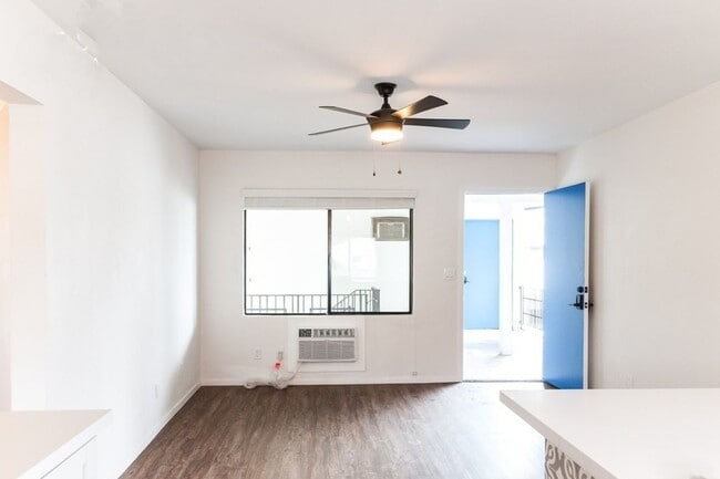 Photo - 255 S Ave 55 Unidad 01