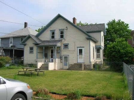 Photo - 715 E 6th St Unit Back Apartment