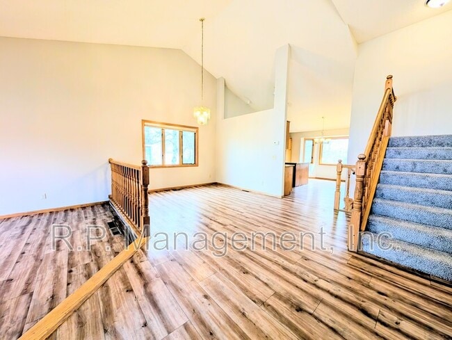 Photo - 9200 Parkside Dr