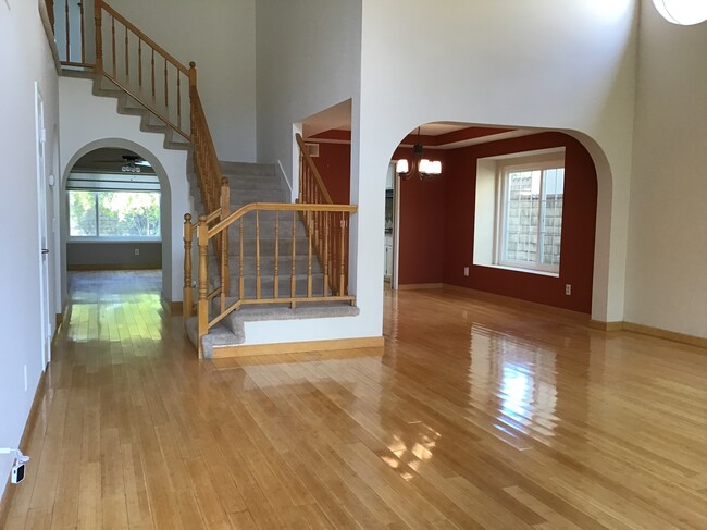 Gleaming hardwood flooring - 20111 Cavern Ct