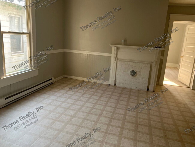 Photo - 1314 Clark St