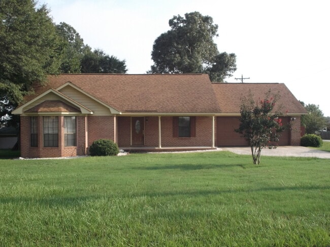 Building Photo - Ashley Lane, Enterprise, AL (Level Plains ...