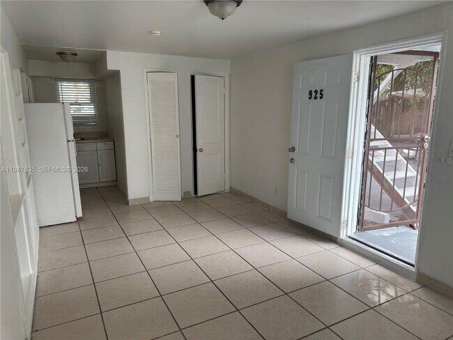 Photo - 921 N 17th Ct Unit 925