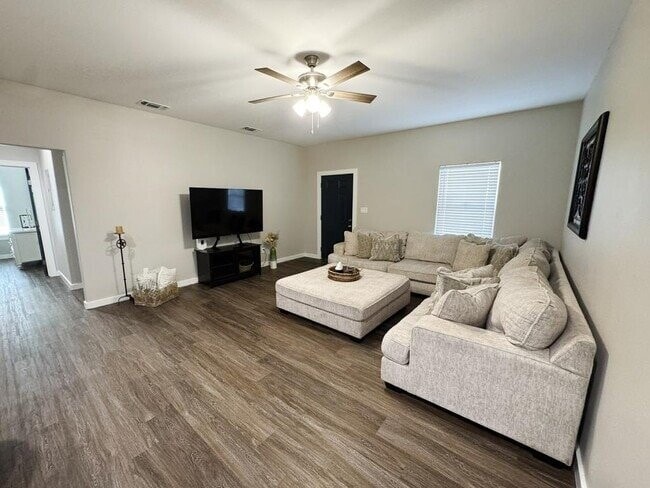 Photo - 1901 E Sabine St Unit 103