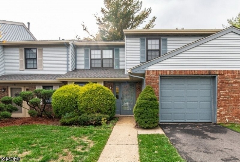 Photo - 76 Stanwick Ct