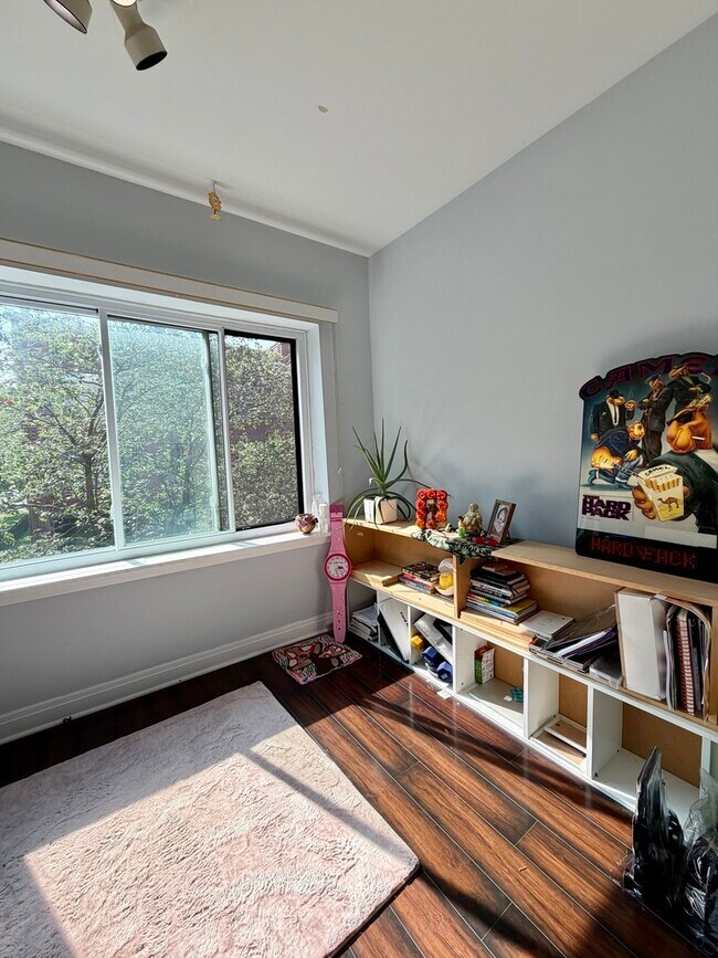 Photo - 906 W Sunnyside Ave