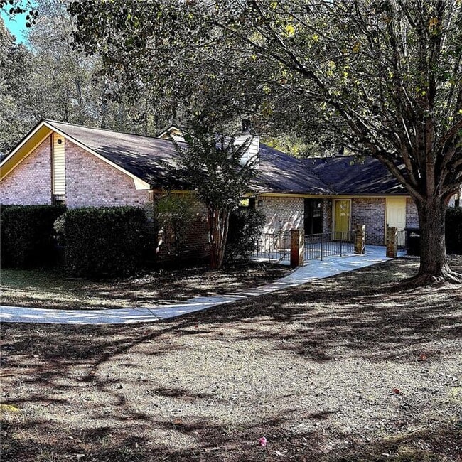 Building Photo - 1233 Shannon Way SW