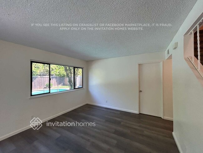 Photo - 2852 Londonderry Dr