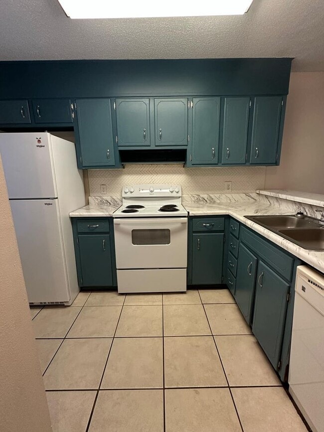 Photo - 2 Bed Townhouse in Central Pensacola