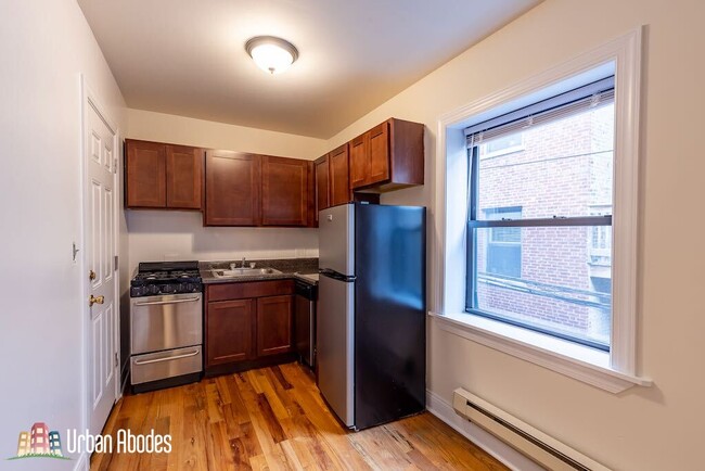Photo - 814 W Cornelia Ave Apartments Unit M03B