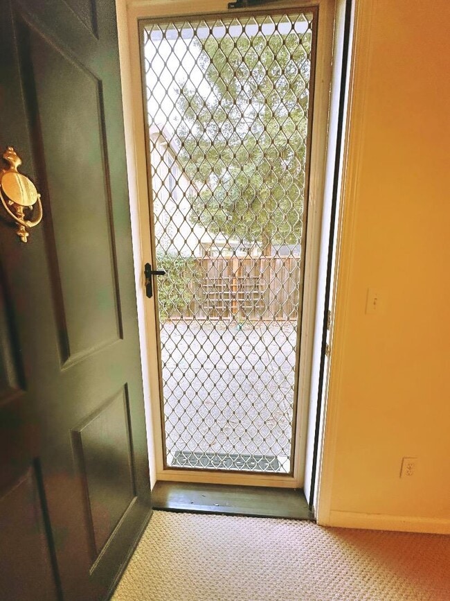 Photo - 784 Begonia Dr