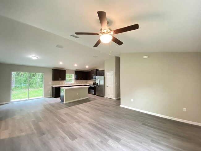 Photo - Custom Home - Desirable SW Ocala Neighborhood 3/2/2 **Won't Last**