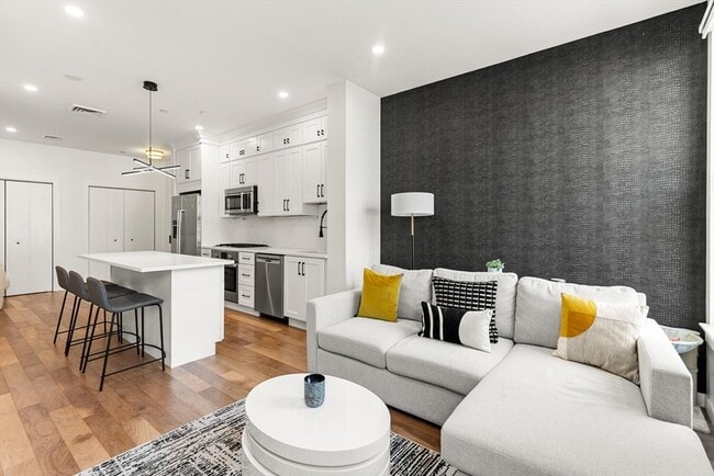 Building Photo - 45 1st Ave Unit 202