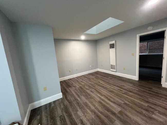 Photo - 3264 Broad St Unit 2