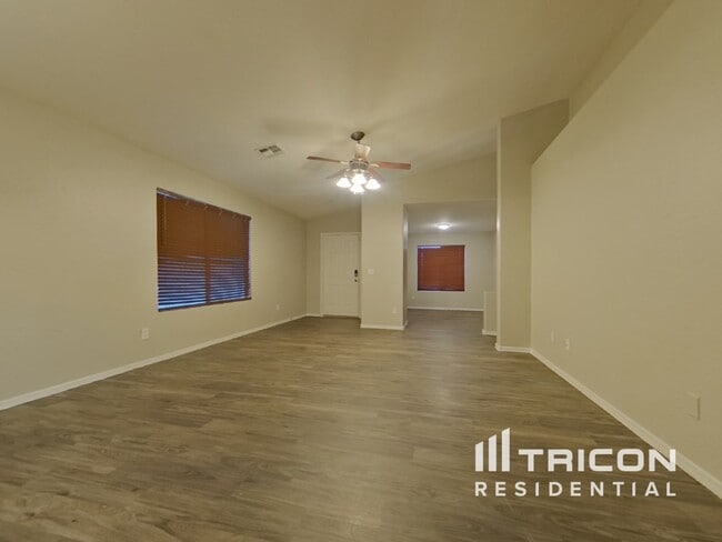 Photo - 25862 W Whyman St