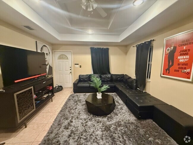Building Photo - 1803 W Bronze St Unit 2 Rental