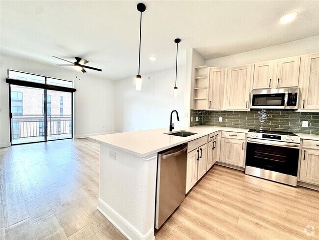 Building Photo - 2300 Richmond Ave. Unit 436 Rental