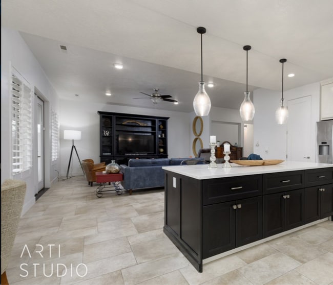 Photo - 3741 Kenzies Way