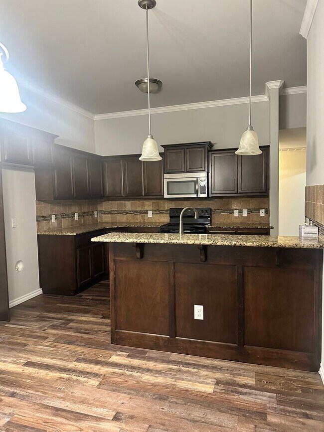 Photo - 520 Sperry Dr