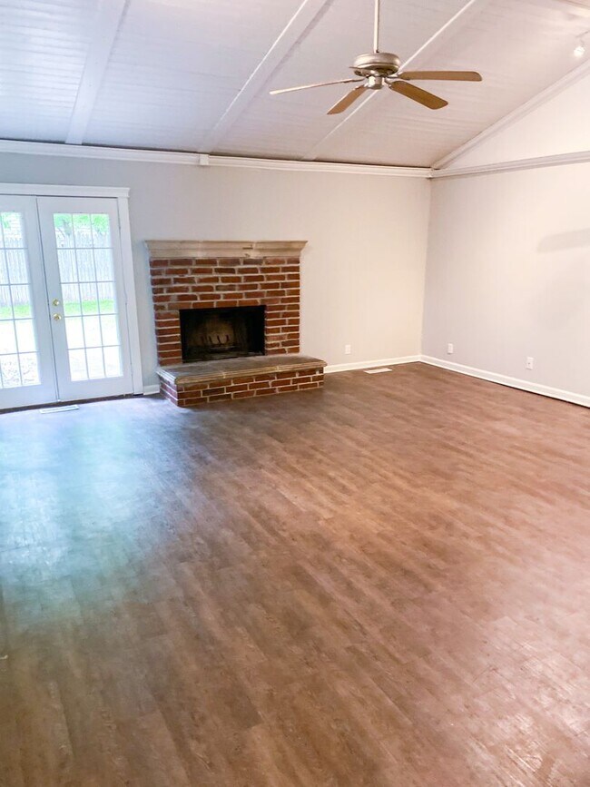 Beautiful 4 Bedroom 2 Bath House House Rental in Tulsa, OK