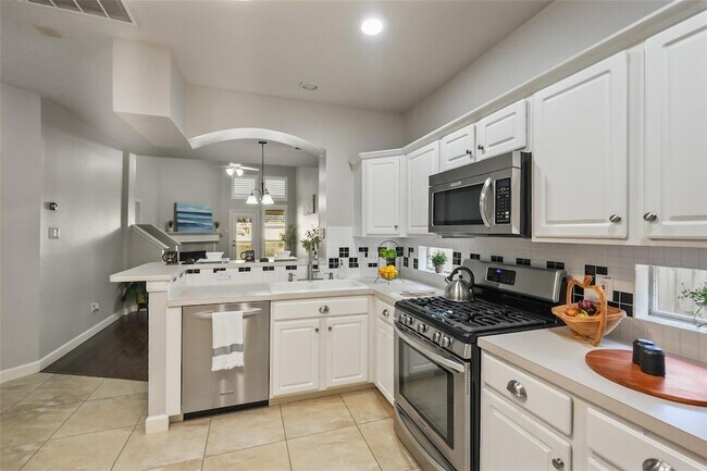 Photo - 2351 Summit Way Ct