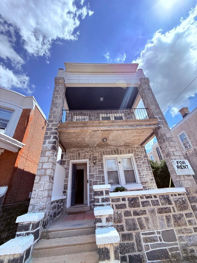 FRONT - 425 N Simpson St Unit 2ND FLOOR