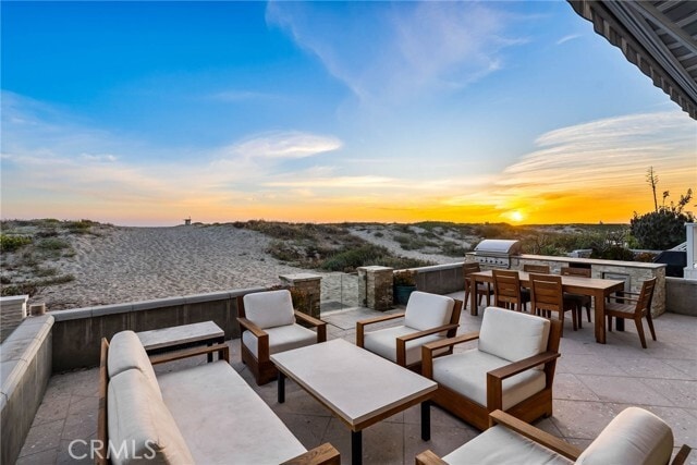 Building Photo - 7304 W Oceanfront