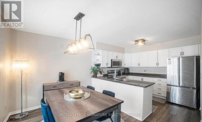 Photo - 25 Meadowvale Dr