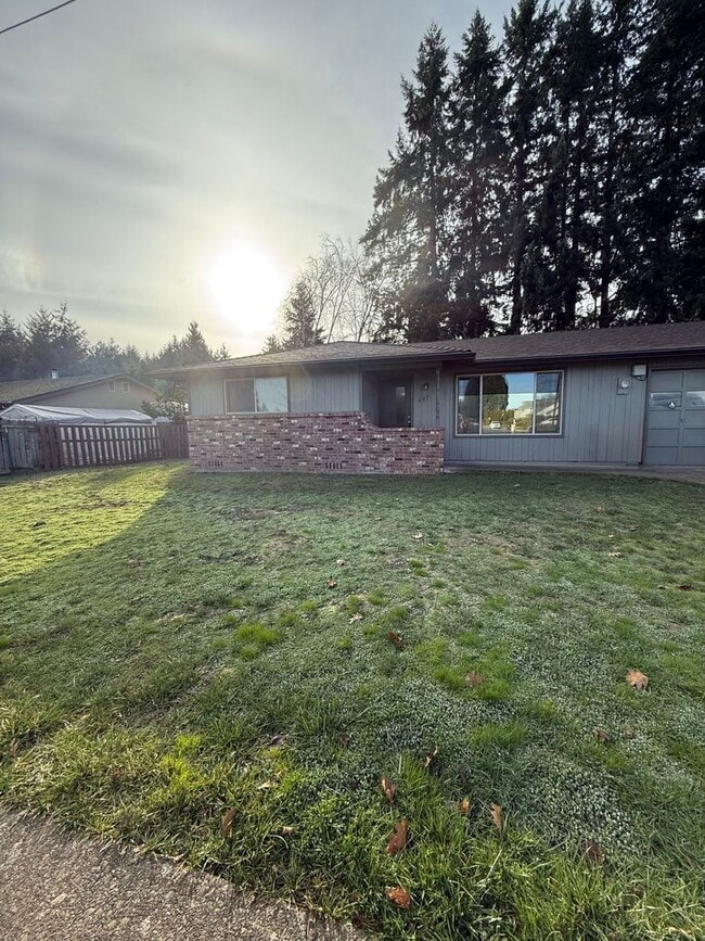 Building Photo - 407/422 SE Hankel St Unit 407