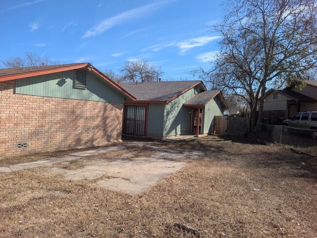 Building Photo - 1322 Bayou Dr Rental