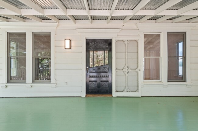 Photo - 1533 Allyn Ave
