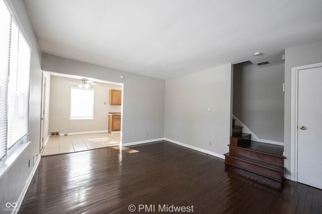 Photo - 1857 W 60th St