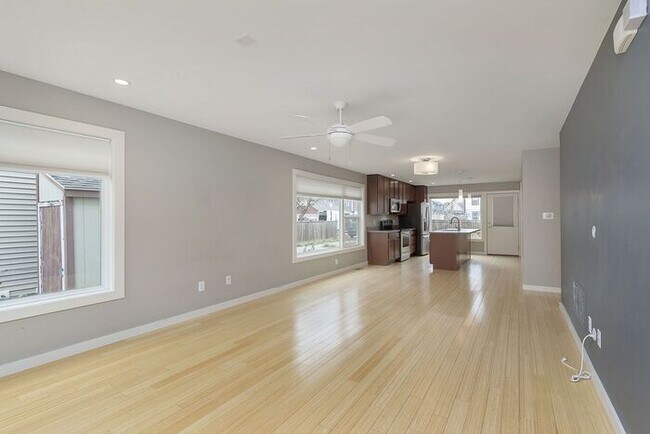 Lovely 3 Bedroom 2.5 Bath Townhome Steps From The Monon!