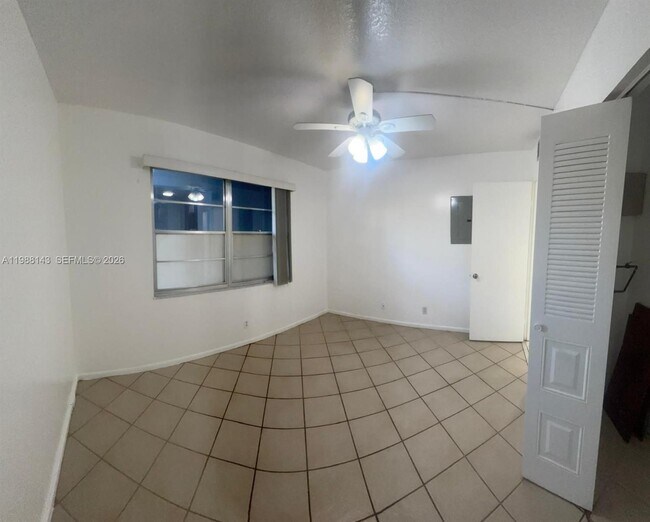 Photo - 12600 SW 5th Ct Unidad 208L