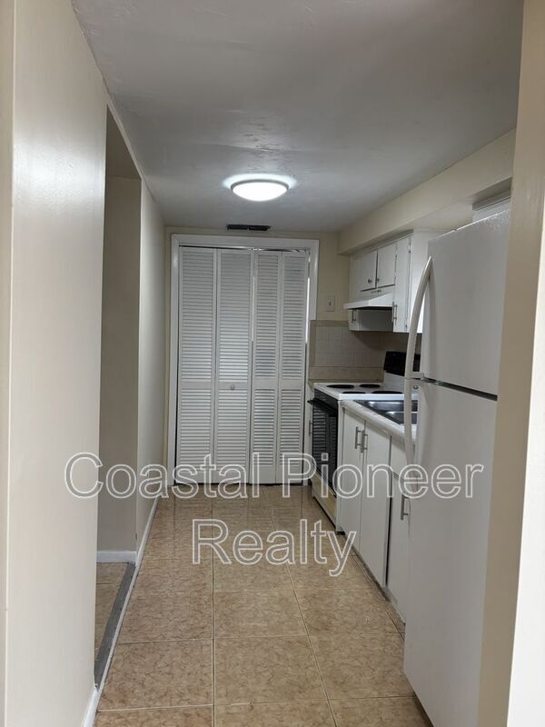 Photo - 606 Cross St