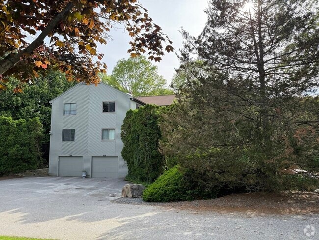 Building Photo - 5 Leland Farm Rd Rental